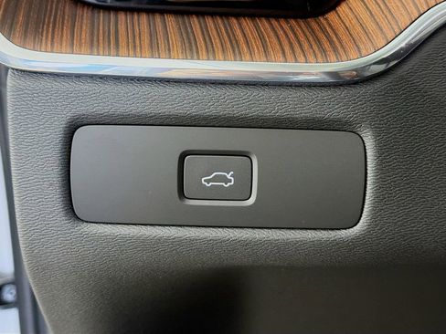 Used 2023 Volvo XC60 B5 Plus w/ Climate Package AWD/4WD image 10