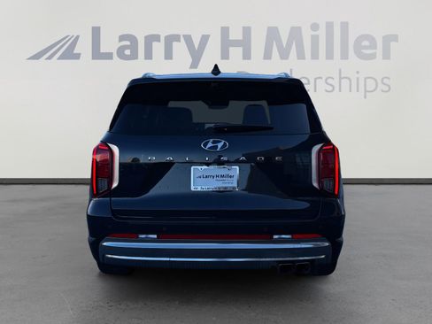 Used 2024 Hyundai Palisade Calligraphy FWD image 4