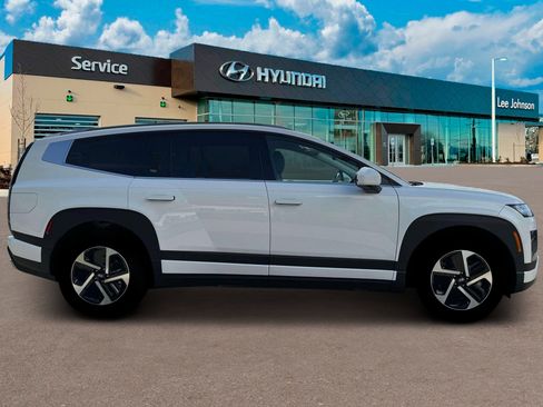 New 2026 Hyundai Ioniq 9 SE image 9