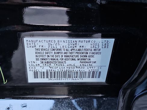 Used 2025 Nissan Sentra SR w/ SR Premium Package FWD image 28