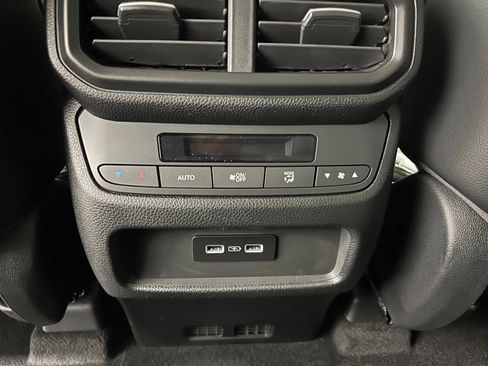 New 2025 Honda Pilot Touring image 31