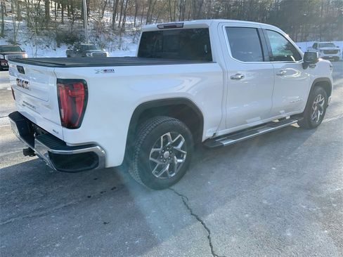 Used 2023 GMC Sierra 1500 SLT w/ SLT Premium Plus Package image 39