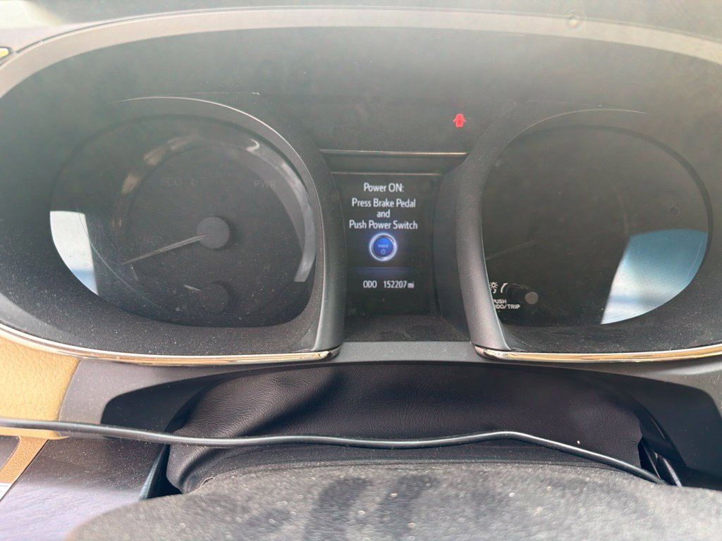Used 2016 Toyota Avalon Limited FWD image 32