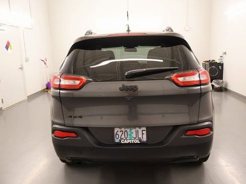 Used 2016 Jeep Cherokee Sport AWD/4WD image 3