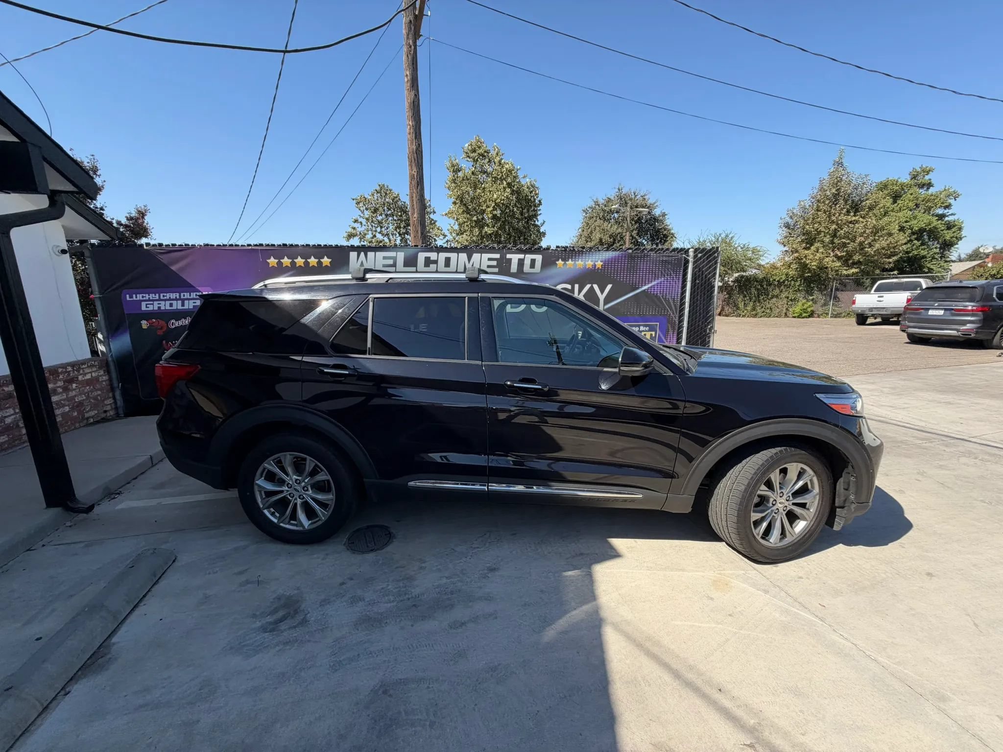 Used 2022 Ford Explorer Limited w/ Equipment Group 301A AWD/4WD image 7