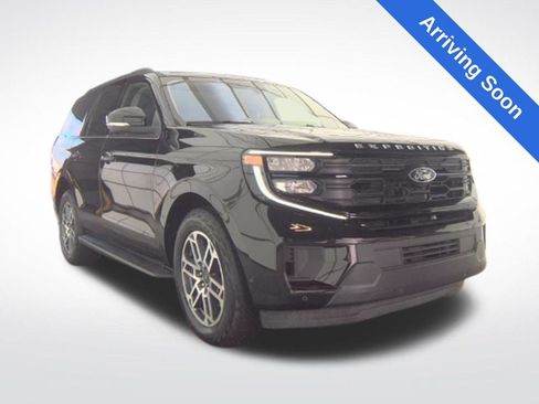 Used 2025 Ford Expedition Active AWD/4WD image 1