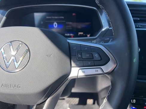Used 2022 Volkswagen Tiguan SE image 24