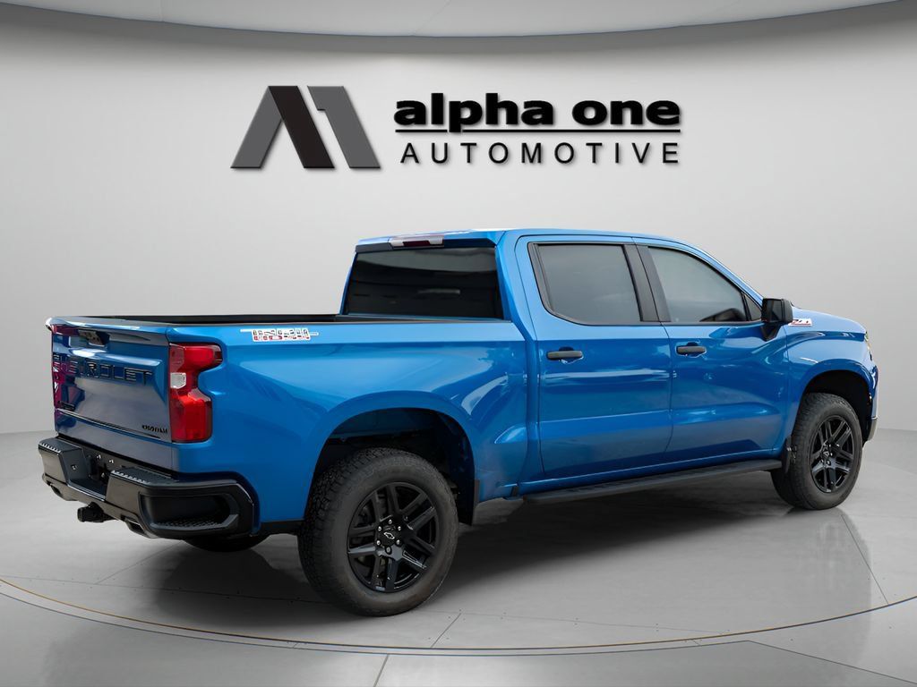 Used 2022 Chevrolet Silverado 1500 Custom Trail Boss w/ LPO, Dark Essentials Package AWD/4WD image 5