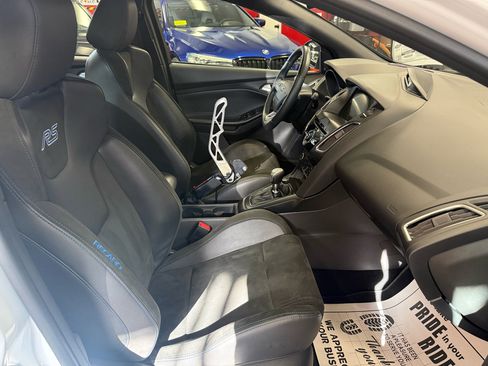 Used 2017 Ford Focus RS image 37