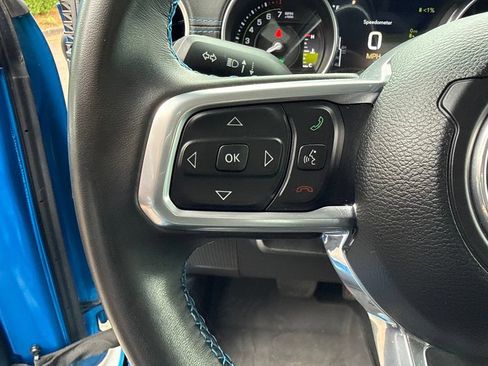 Used 2022 Jeep Wrangler Unlimited Rubicon 4xe AWD/4WD image 11