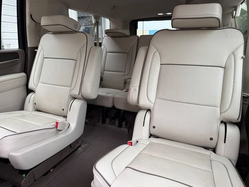 Used 2023 GMC Yukon XL Denali w/ Denali Reserve Package AWD/4WD image 13