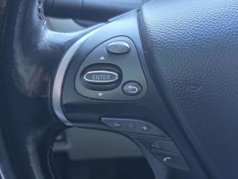 Used 2011 INFINITI M56 x w/ Deluxe Touring Pkg image 12