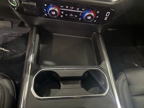Used 2024 GMC Sierra 3500 SLT w/ SLT Premium Package AWD/4WD image 17