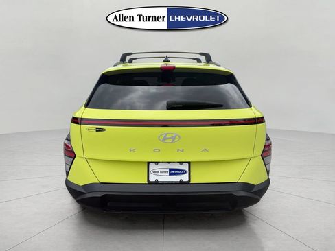 Used 2024 Hyundai Kona SEL w/ Convenience Package FWD image 5
