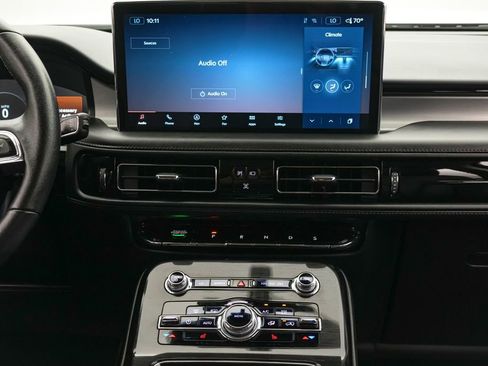 Used 2022 Lincoln Nautilus AWD w/ Premium Package image 16