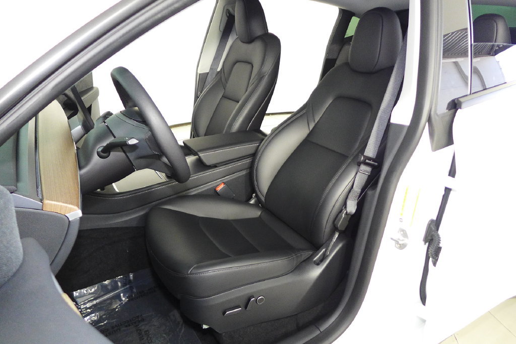 Used 2023 Tesla Model Y Long Range AWD/4WD image 22