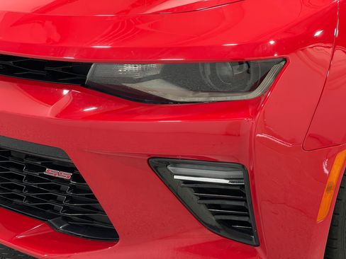 Used 2018 Chevrolet Camaro SS RWD image 30