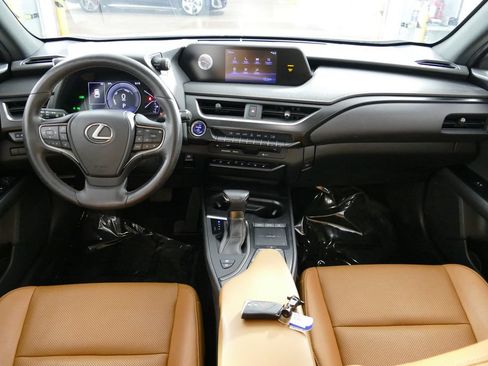 Used 2019 Lexus UX 250h w/ Premium Package AWD/4WD image 21