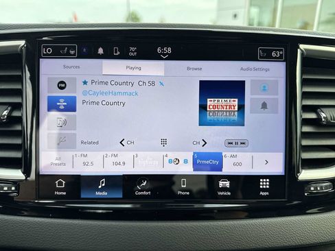 Used 2024 Chrysler Pacifica Touring-L FWD image 13