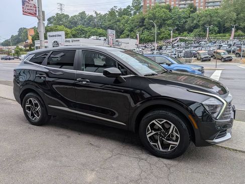 Certified 2023 Kia Sportage LX AWD/4WD image 5