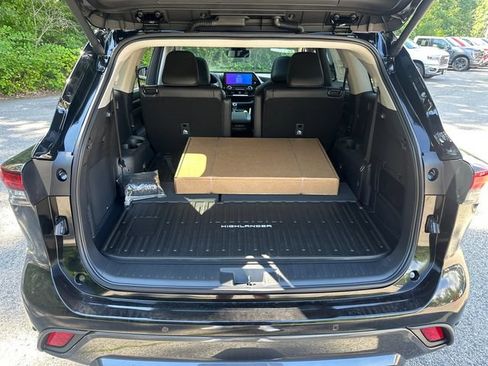 New 2026 Toyota Highlander Limited AWD/4WD image 11