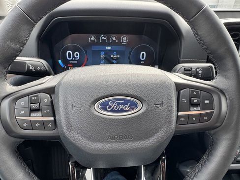 Used 2025 Ford Ranger Lariat w/ FX4 Off-Road Package image 26