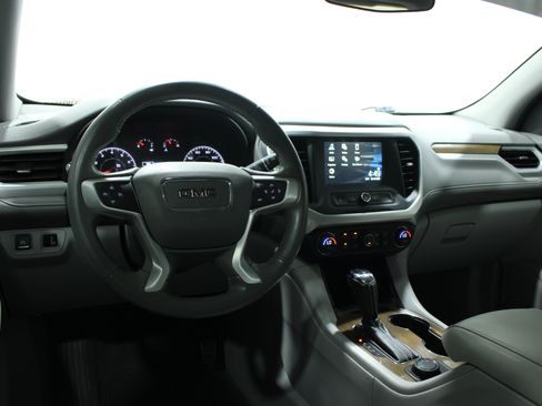 Used 2019 GMC Acadia SLE AWD/4WD image 2