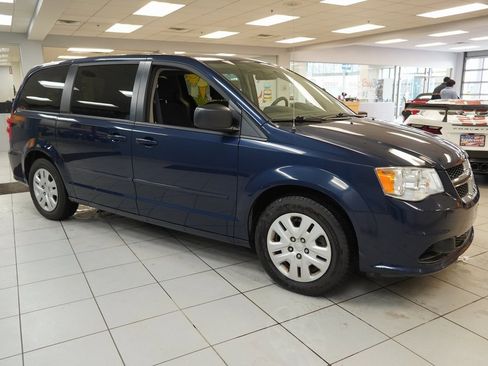 Used 2016 Dodge Grand Caravan SE w/ Quick Order Package 29E SE image 12