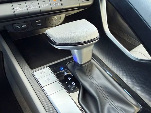 Used 2024 Hyundai Elantra SEL image 29