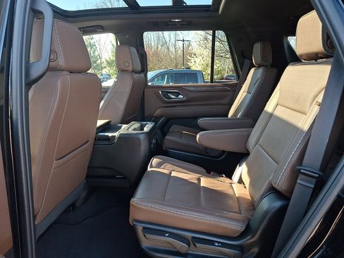 Used 2024 Chevrolet Tahoe High Country image 10