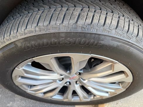 Used 2021 GMC Yukon Denali w/ Denali Premium Package image 8