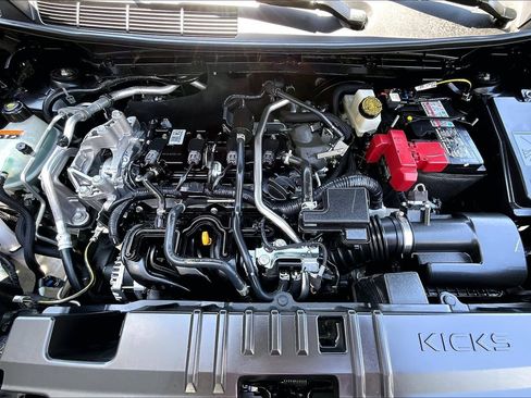 Used 2025 Nissan Kicks SV FWD image 10