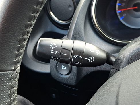 Used 2013 Honda Fit Sport image 22