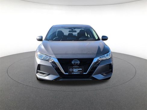 Used 2021 Nissan Sentra SV image 2