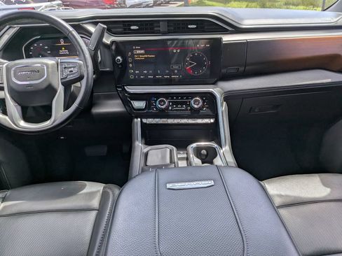 Used 2024 GMC Sierra 2500 Denali w/ Denali Reserve Package AWD/4WD image 19