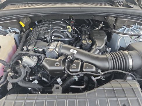 Used 2025 Jeep Grand Cherokee Laredo X image 11