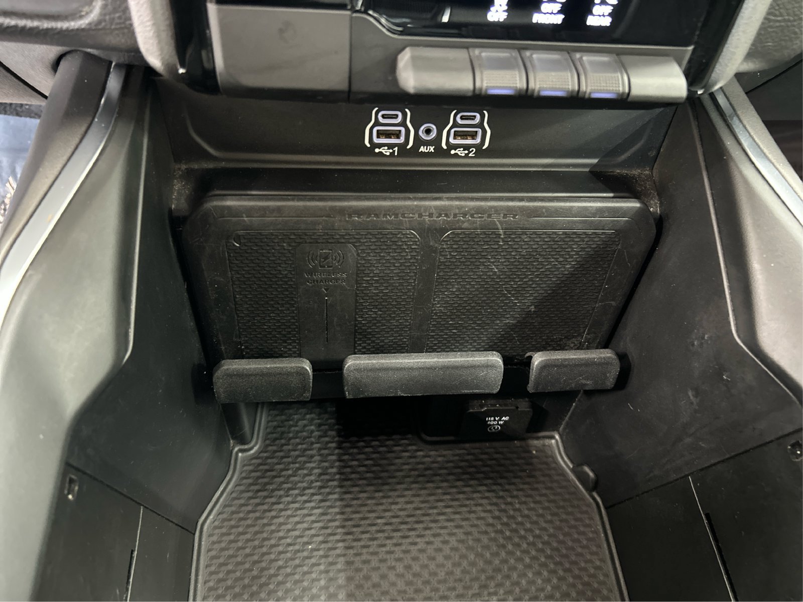 Used 2025 RAM 1500 Big Horn AWD/4WD image 37