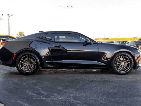 Used 2017 Chevrolet Camaro SS RWD image 4