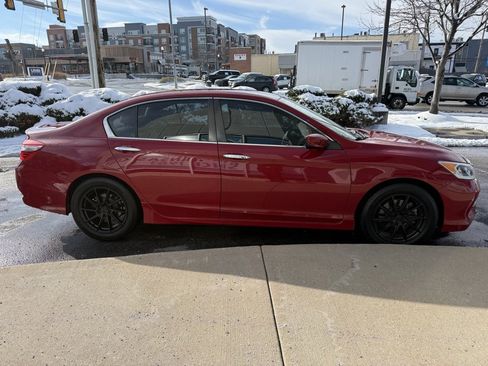 Used 2017 Honda Accord Sport image 4