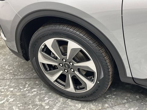 Certified 2024 Ford Escape Platinum image 33