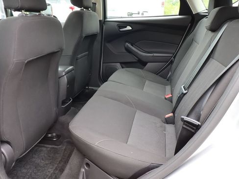 Used 2018 Ford Focus SE FWD image 30