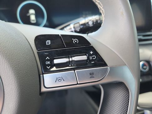 Used 2023 Hyundai Elantra SEL w/ Convenience Package image 36