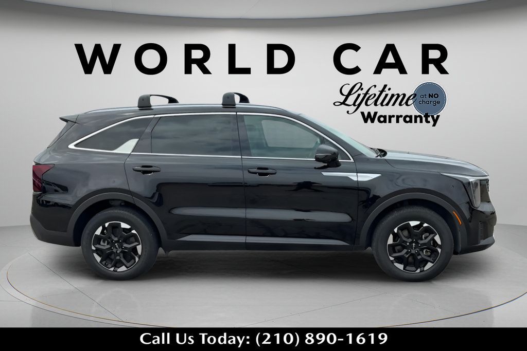 Used 2024 Kia Sorento S w/ Panoramic Sunroof Package AWD/4WD image 2