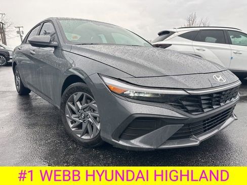 Used 2024 Hyundai Elantra SEL image 1