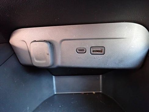 Used 2024 Chevrolet Trax LS w/ LS Convenience Package FWD image 17