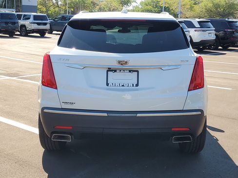 Used 2019 Cadillac XT5 Premium Luxury w/ Driver Assist Package image 6