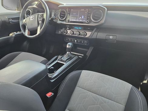 Used 2021 Toyota Tacoma TRD Sport w/ Technology Package AWD/4WD image 11