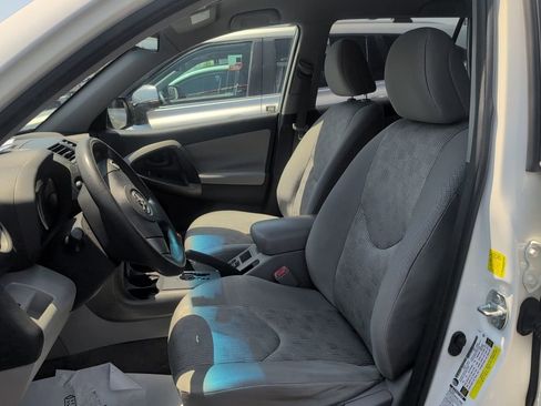 Used 2011 Toyota RAV4 4WD w/ Base L4 Extra Value Pkg image 8