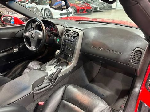 Used 2007 Chevrolet Corvette Coupe w/ Preferred Equipment Group RWD image 8