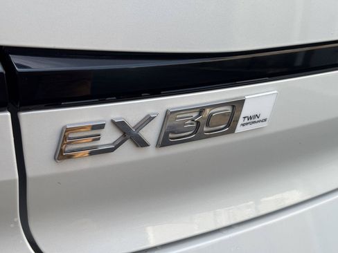 Used 2025 Volvo EX30 Plus w/ Climate Package AWD/4WD image 7